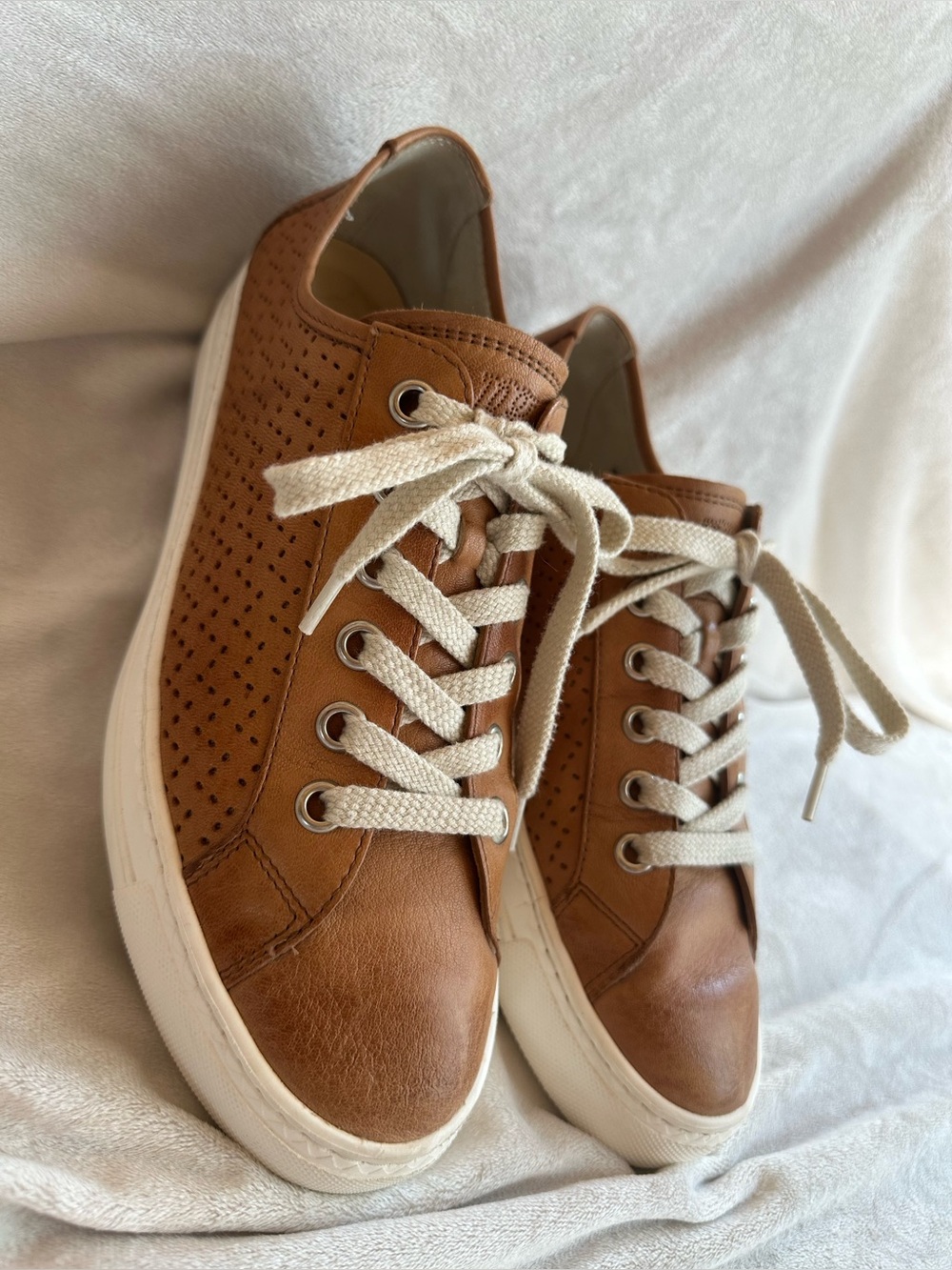 Paul Green Women’s Oxford in Tan Brown